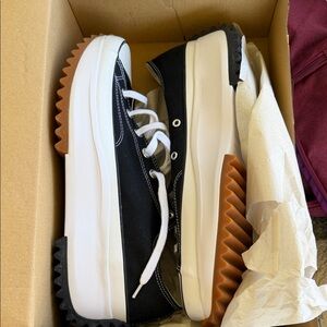 NEW IN BOX Converse Black and White Run Star Hike Sneakers